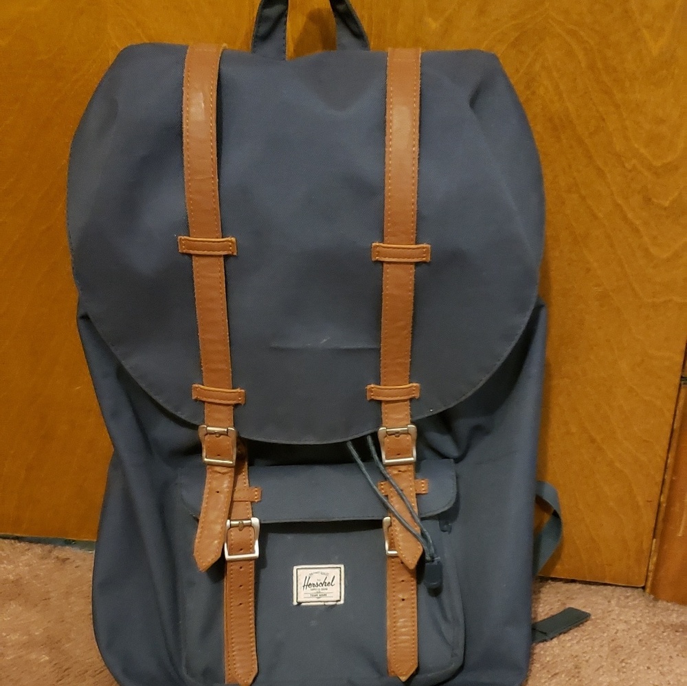 Herschel little America backpack
